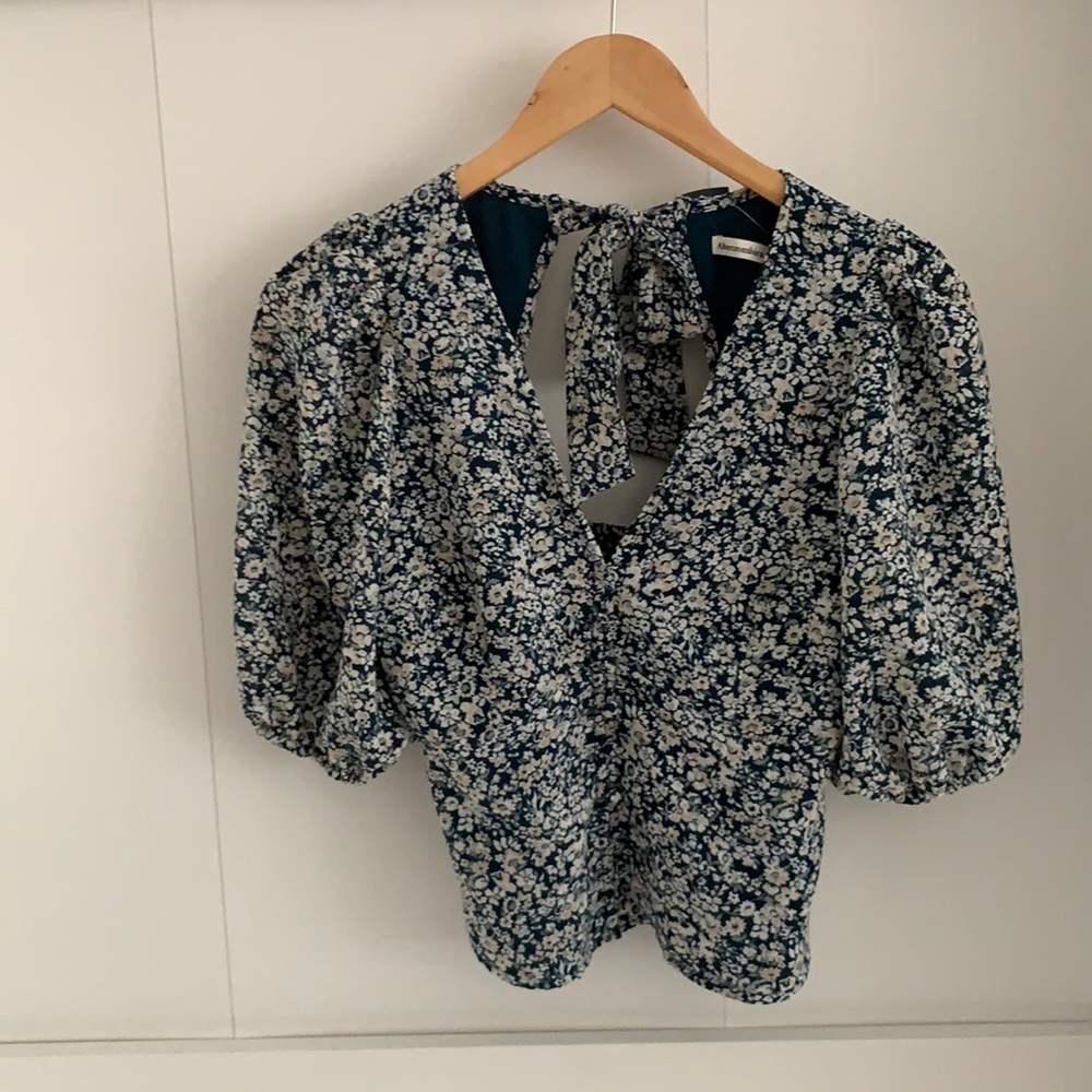 Abercrombie top